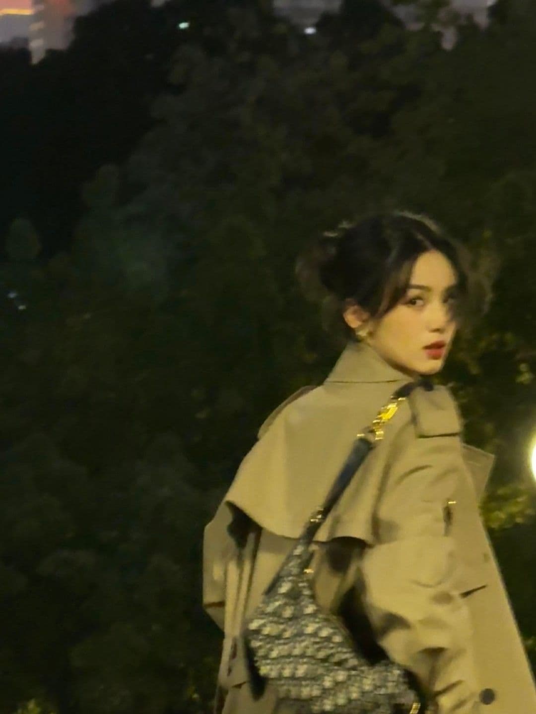 Bạn Gái Của Chú Tôi Nói Tôi Là Cháu Gái Trà Xanh