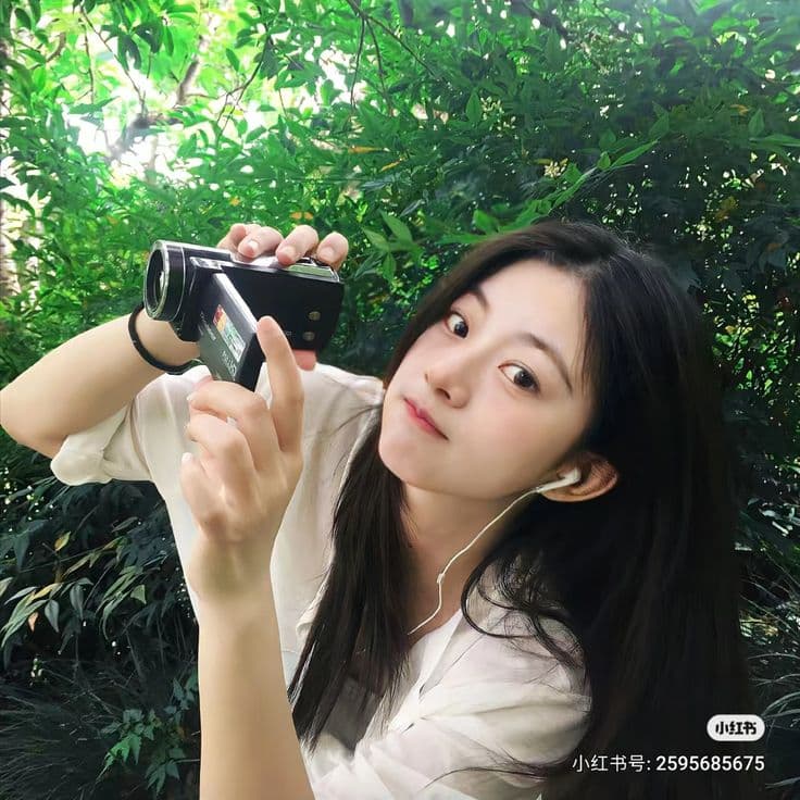 Người Con Gái Bị Bỏ Rơi